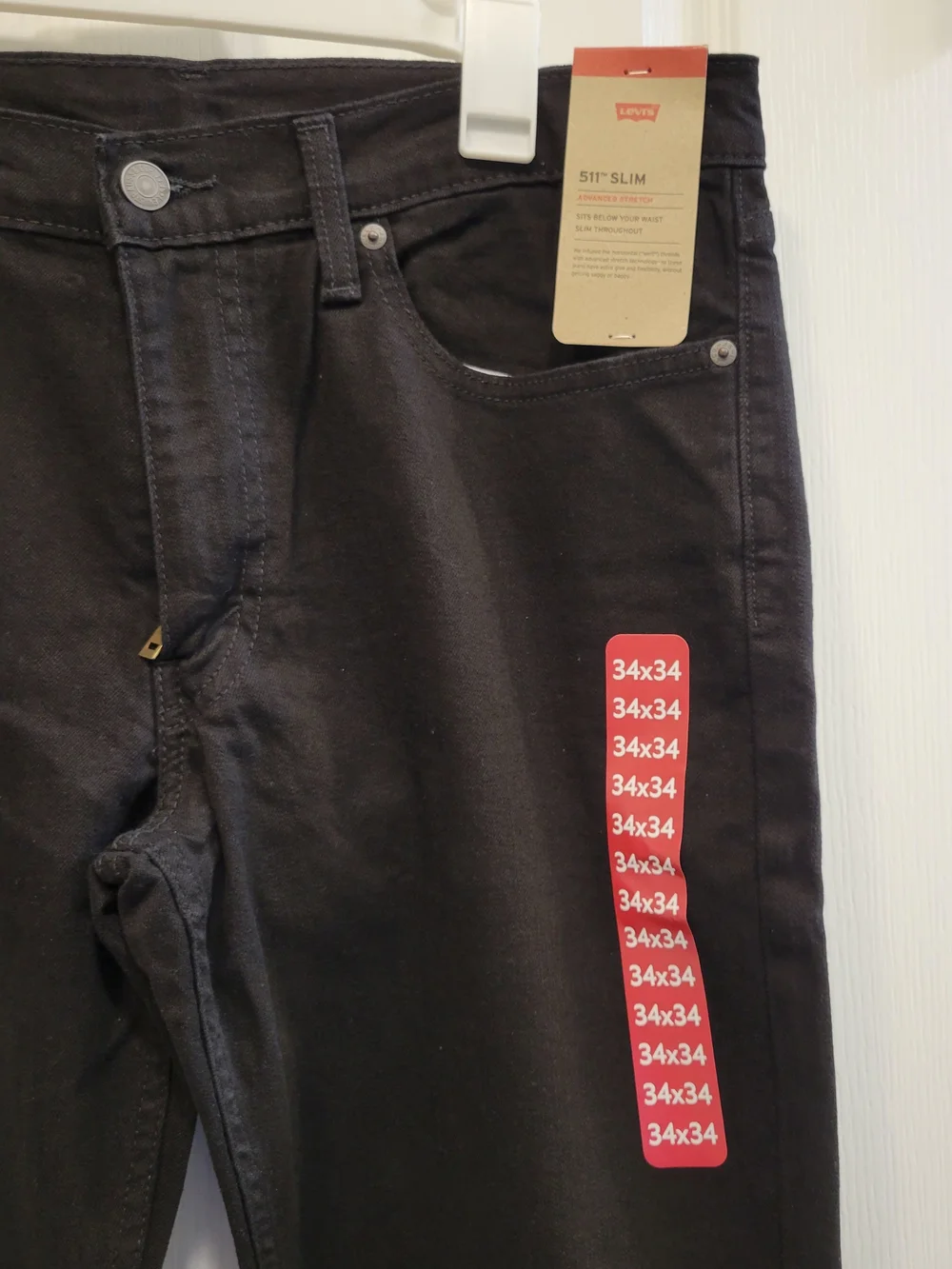 Levi's Slim Straight Men's Jeans in Black with Red Size Sticker - Picture 2 of 3